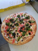 Pete's Pizza food