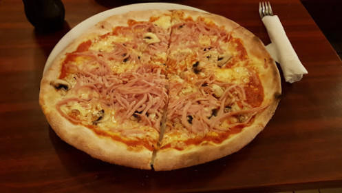 Taarnby Pizza Mad