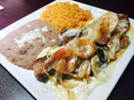 Los Primos Restaurant Bar Grill food