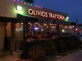 Olivios Trattoria outside