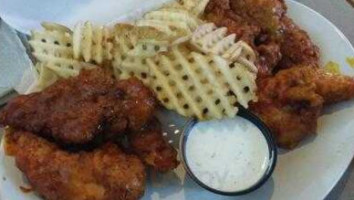 Pluckers Wing food