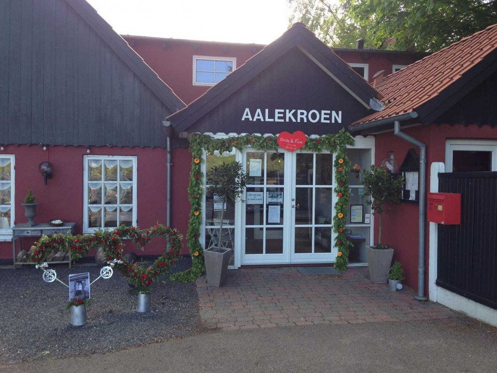 Aalekroen Udenfor