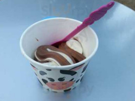 Menchie's Frozen Yogurt food