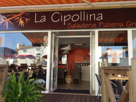 La Cipollina outside