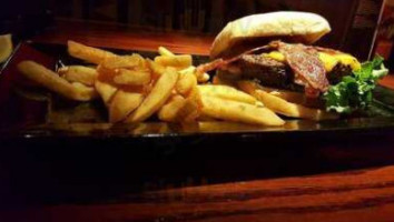 Red Robin Gourmet Burgers And Brews food