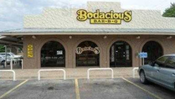 Bodacious -b-q outside