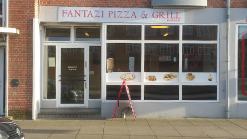Fantazi Pizza Udenfor