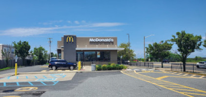 Mcdonald's outside