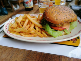 Le Comptoir Des Johnnies food