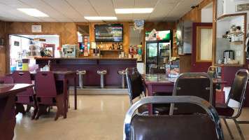 Algonquin Lunch Bar inside