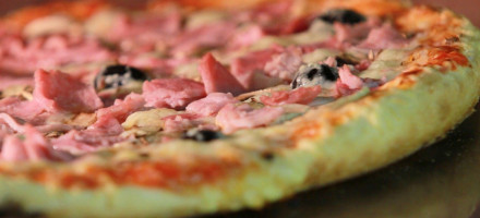 Avanti Pizza food