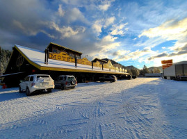 50,000 Silver Dollar Inn outside