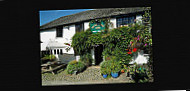 Peter Tavy Inn outside