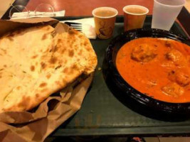 Naan N' Curry food