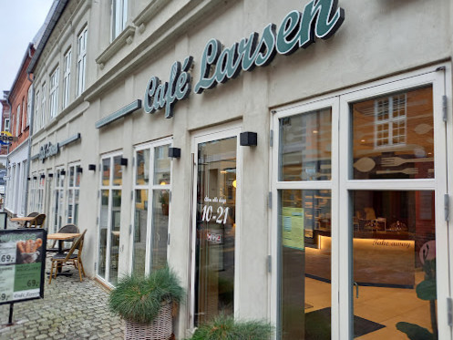 Cafe Larsen Udenfor