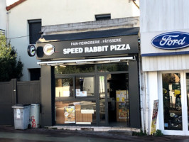 Speed Rabbit Pizza outside