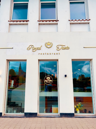 Royal Taste Udenfor