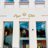 Royal Taste Udenfor