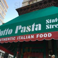 Tutto Pasta State Street inside