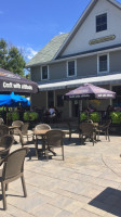 Stoney Lake Market Grill outside