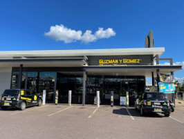 Guzman Y Gomez Bakewell outside