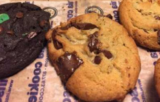 Insomnia Cookies food