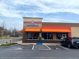 Dunkin' Donuts outside