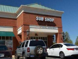 Sub Shop outside