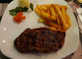 Look Steak Cafe food