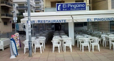 El Pingüino inside