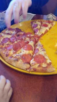 Round Table Pizza food