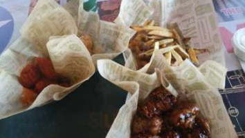 Wingstop inside