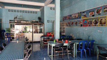 Rumah Makan Wahwayana inside