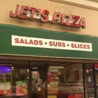 Jet's Pizza food