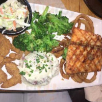 Applebee's Grill And Grand Forks food