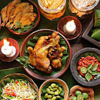 Win's Indonesian food