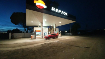 Repsol Las Palmeras outside