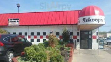 Schoop's Hamburgers outside