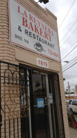 La Reynera Bakery inside