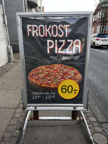 Sorrento Pizza Udenfor