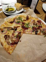 California Pizza food