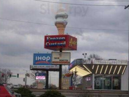 Andy's Frozen Custard outside