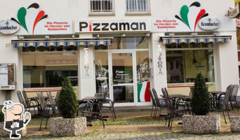 Pizzaman outside