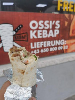 Ossis Kebap Pizza inside