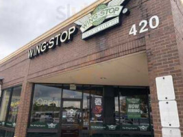 Wingstop outside