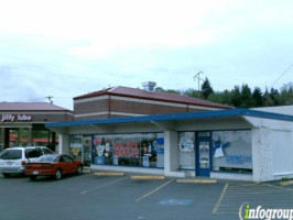 Franz Bakery Outlet outside