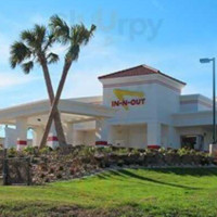 In-n-out Burger outside