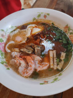 ก๋วยจั๊บถอดเกิบ food