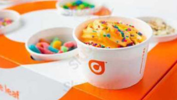 Orange Leaf Frozen Yogurt food