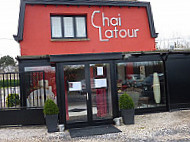 Chai Latour outside